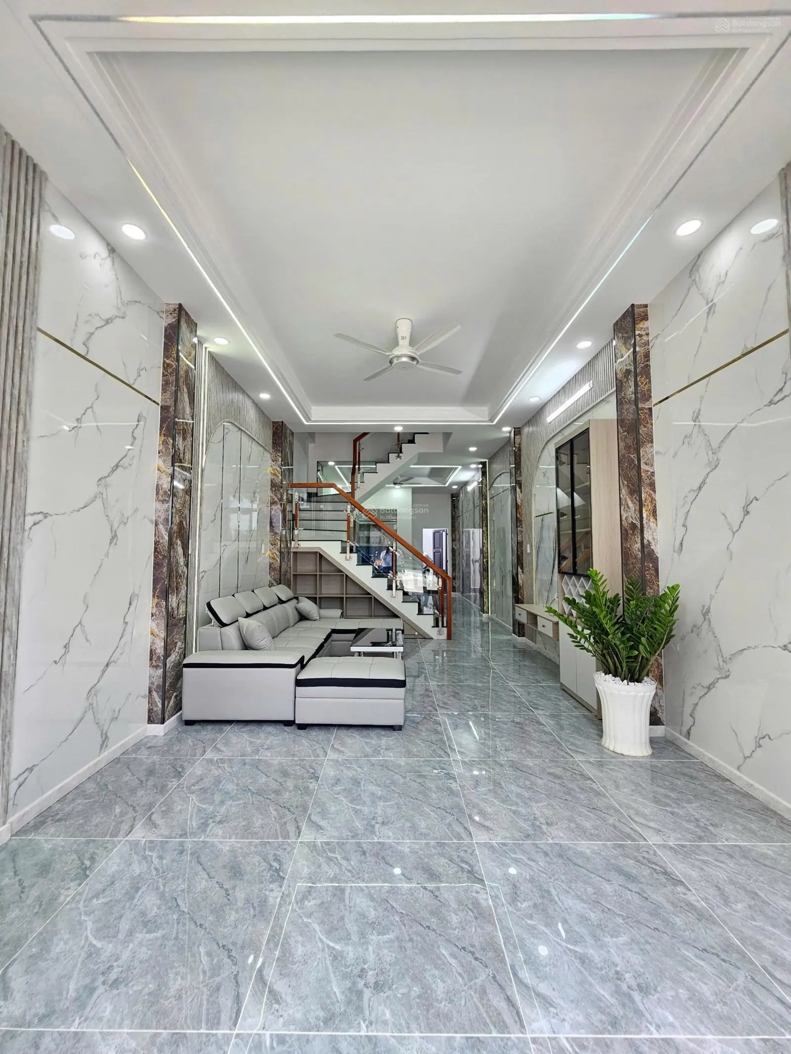 Nhà hoàn công, cách DT743 chỉ 200m