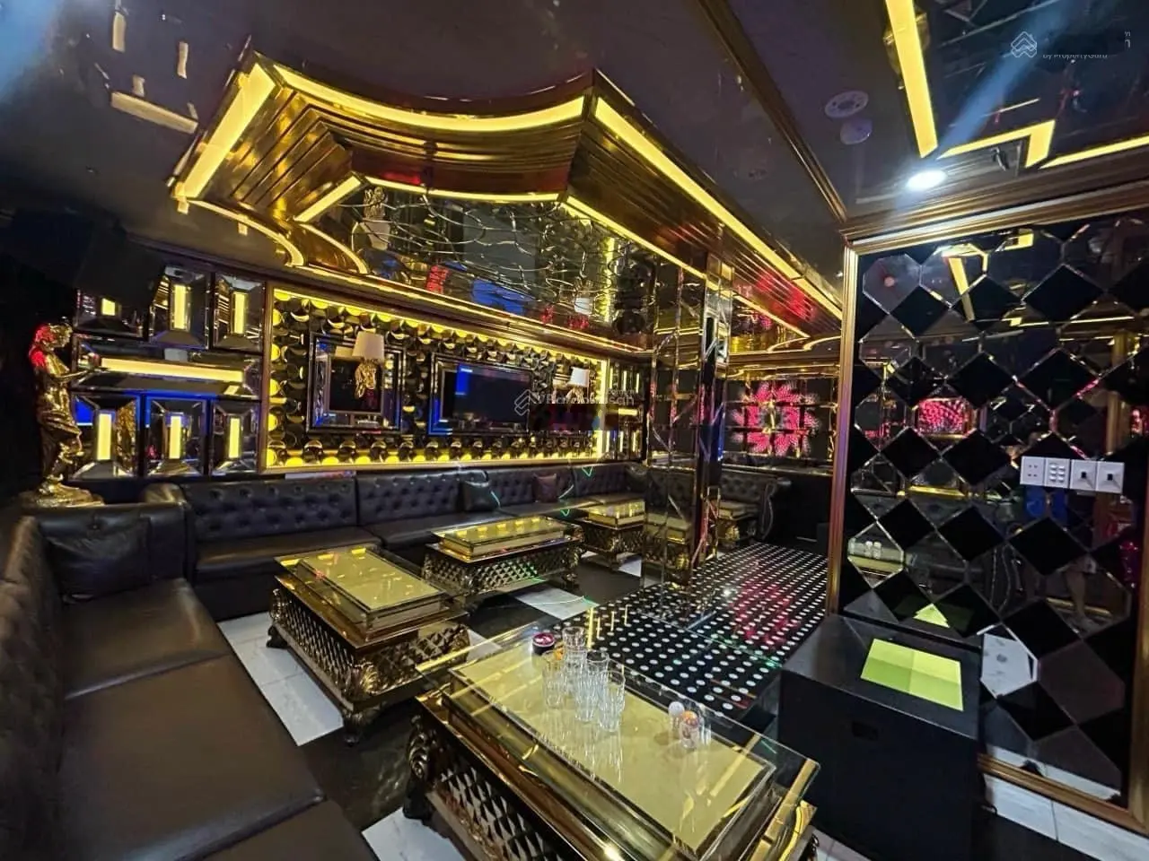 Bán nhà 2 mặt tiền karaoke (8x23m 8 tầng có 26 phòng 48 tỷ), đường Huỳnh Tấn Phát, Tân Phú, Quận 7