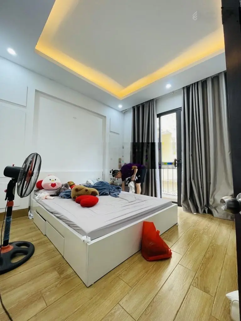 Siêu phẩm 4T mới tinh Tứ Liên, 7 chỗ đỗ cửa, 10m mặt phố, khu Vip Tây Hồ toàn Tây ở. 9,1 tỷ