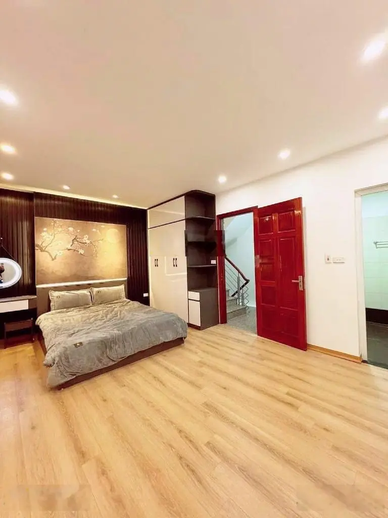 Dịch Vọng , 6 tầng , lô góc 2 thoáng , full nội thất , ôtô đỗ 30m , 7,25 tỷ có thương lượng .