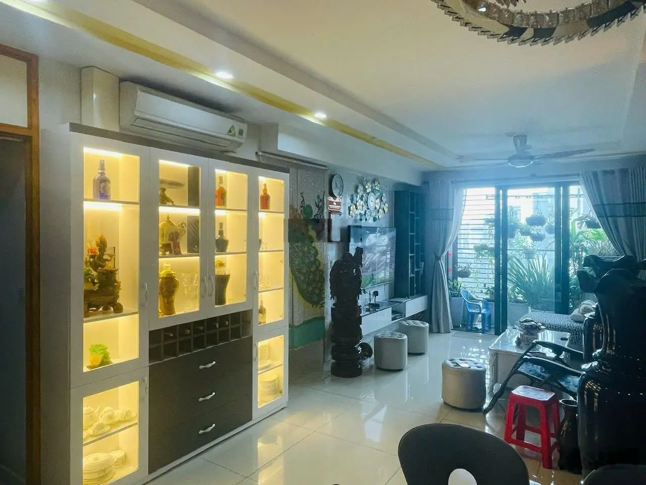 Cần bán căn hộ 112m2, 3pn căn góc, view đại lộ cực đẹp