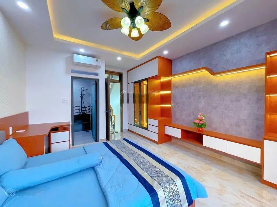 Tôi cần bán nhà 483 Lê Văn Quới, DT 4x20m, giá 6tỷ5 TL 4,5 tấm 6PN 6WC, hẻm nhựa thông 10m