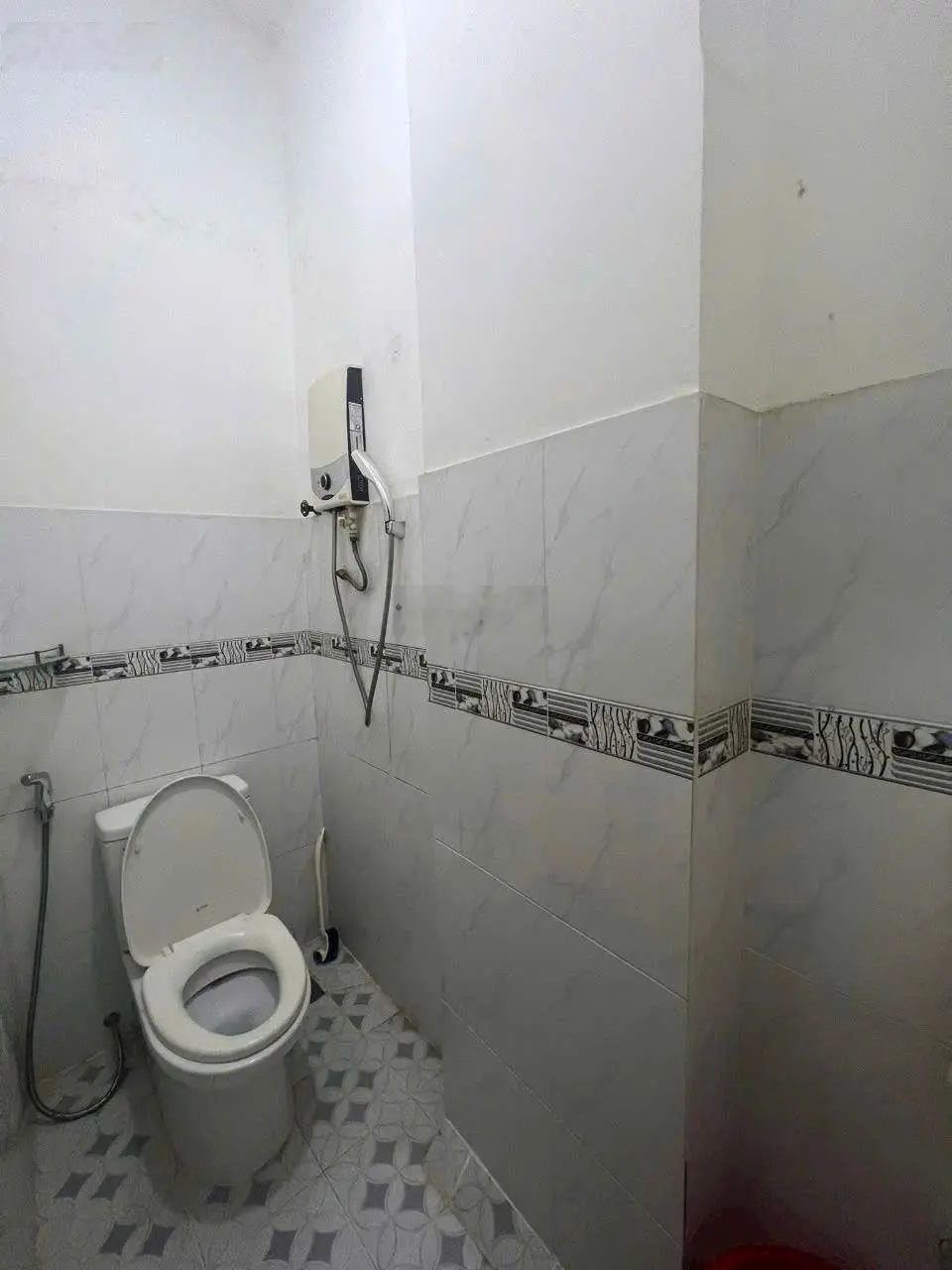 (5,5 tỷ tl) nhà 2 lầu 1 sẹc nguyễn trãi , hẻm rộng 4m..!