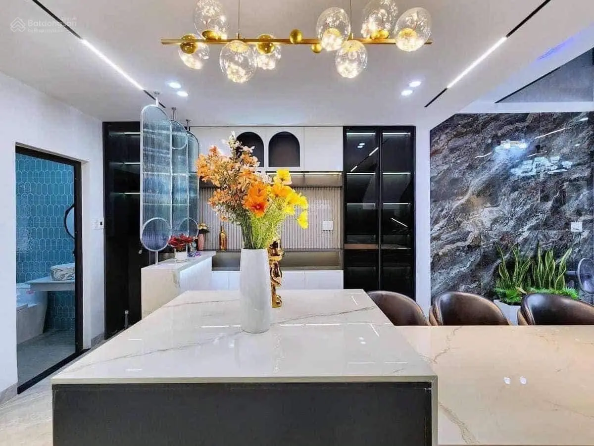 Nhà sẵn HĐ thuê: 16 triệu/tháng ngay Đ.Minh Phụng, P10, Quận 11, DT 50m2( 4x12.5m), giá 3,9 tỷ