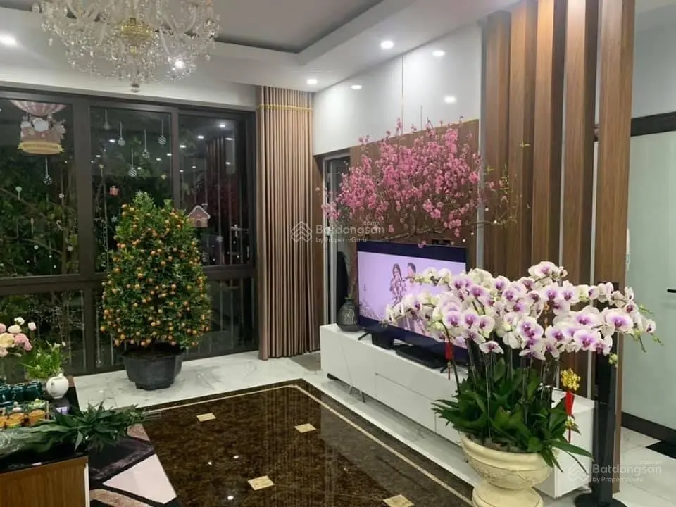 Bán nhà 4 tầng nhà đẹp phố Tư Đình, DT96m2 MT 7m đường ô tô rộng giá 18 tỷ. LH: 0979 833 ***