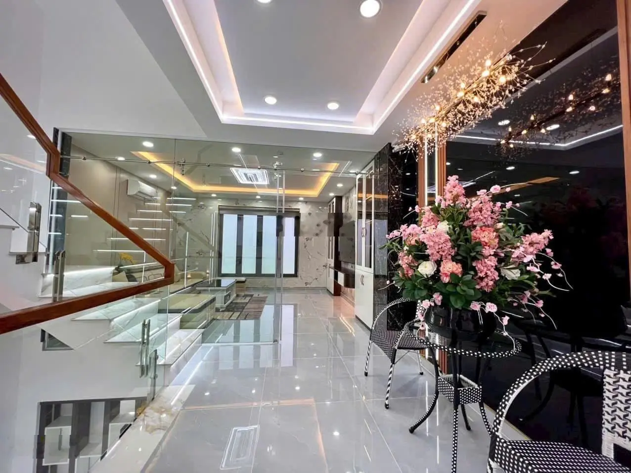 Chốt lẹ nhà tại Nguyễn Thị Thập, Tân Phong, Quận 7/ giá cực tốt DT 52m2/ sổ riêng