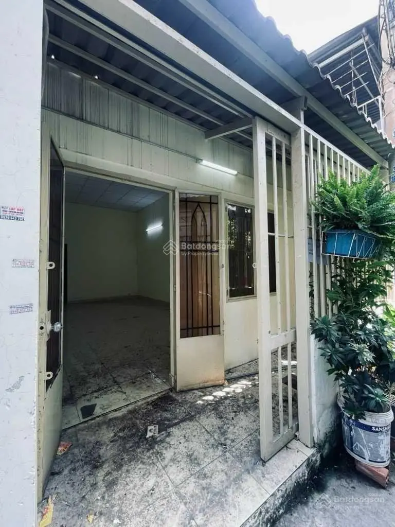 Nhà Cấp 4 Cách Mạng Tháng 8, 66.5m2, tiện xây mới