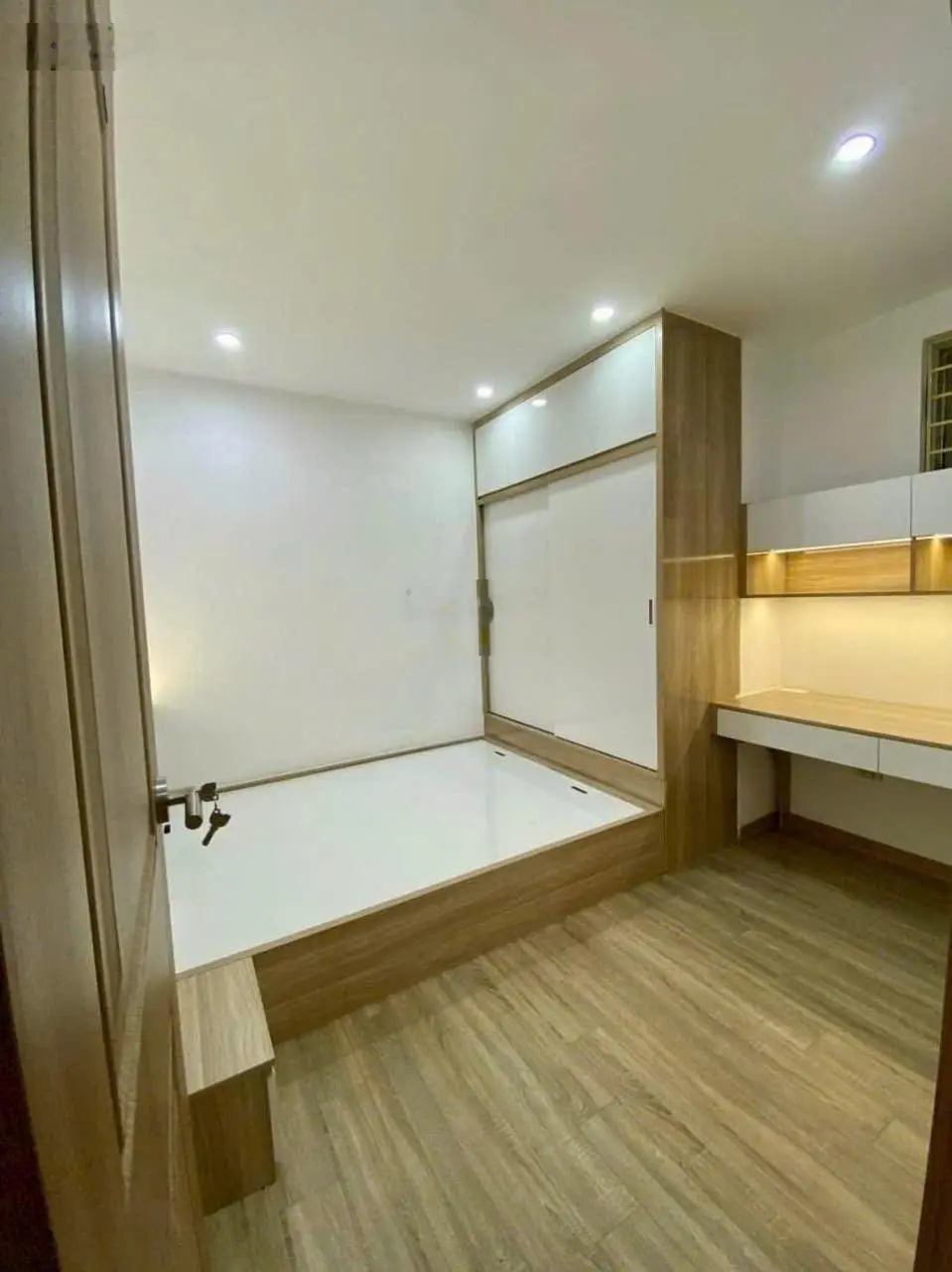 Bán nhanh căn 56m2 - 2ngủ & 2vệ sinh HH1A Linh Đàm Hoàng Mai. Lh: 0966 455 *** em Thủy