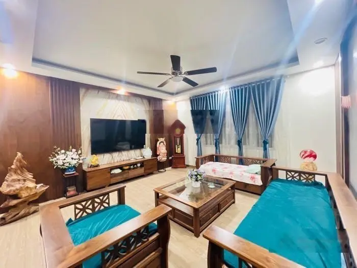 Bán nhà mặt phố Nguyễn Văn Lộc Hà Đông. Vị trí trung tâm, kinh doanh đỉnh cao. 5 tầng 100m2 42,5 tỷ