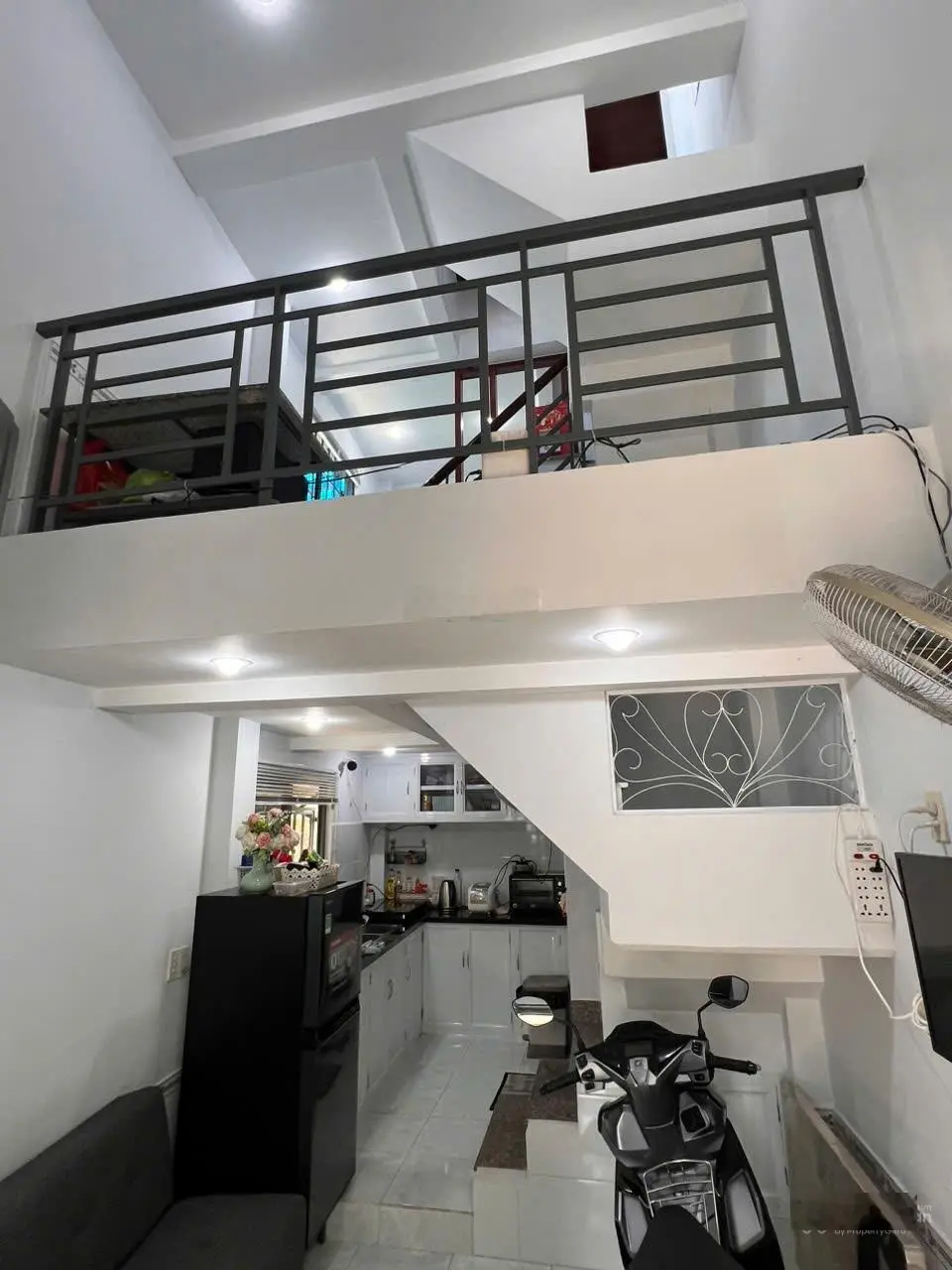 Nhà 1 trệt 2 lầu hẻm đường 40, P. Linh Đông, Thủ Đức DT 20m/2.5 tỷ.