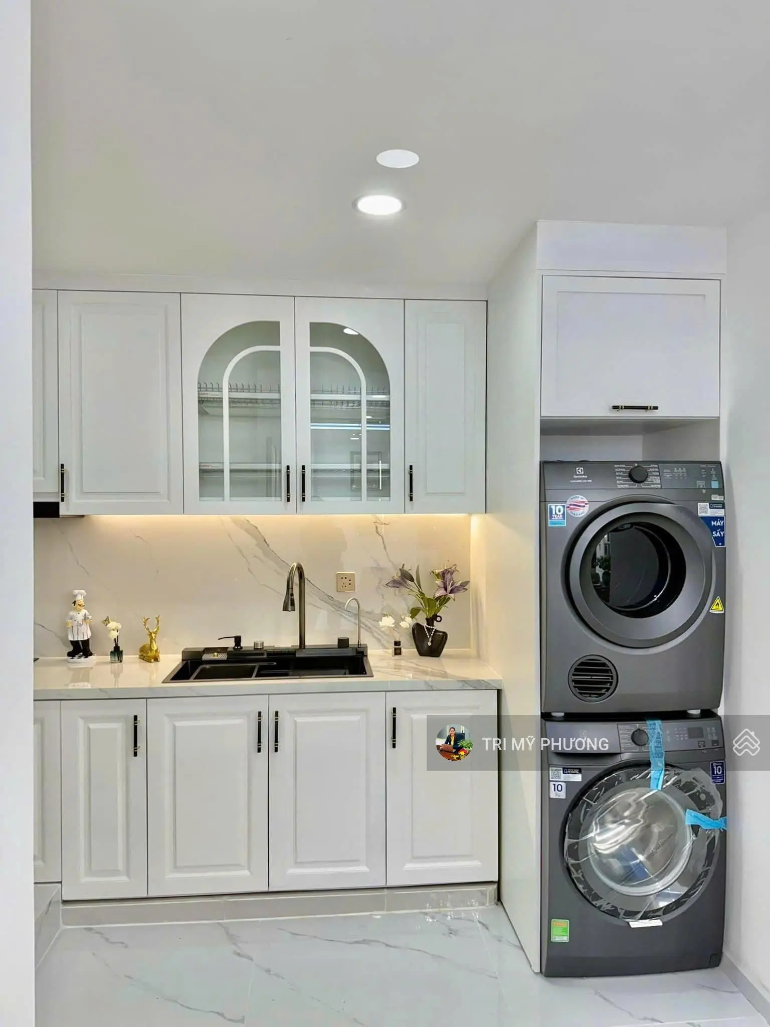 Đã có sổ hồng - bán căn hộ 3pn giá tốt nh.ất + full nội thất tại vinhome central park
