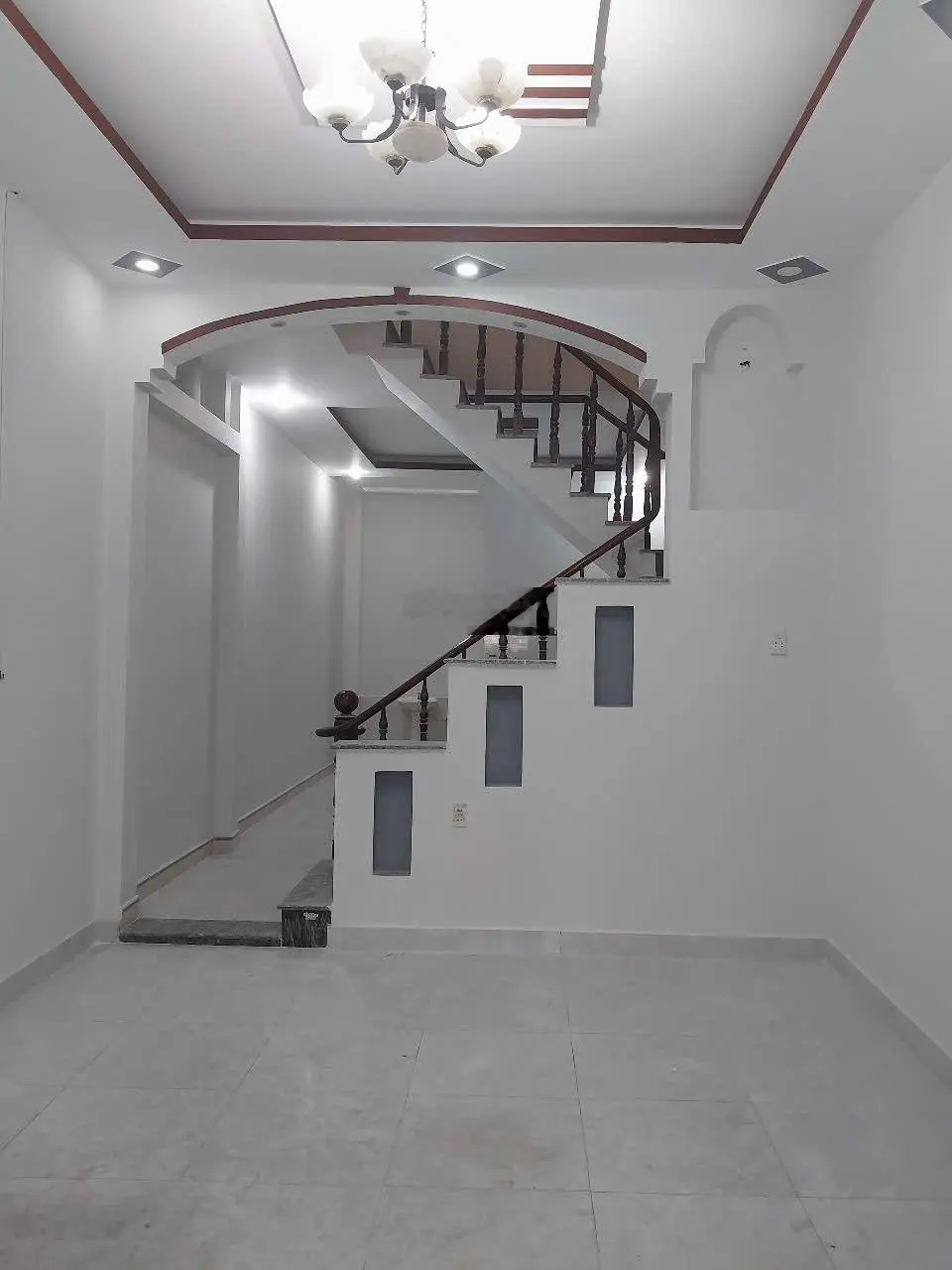 Nhà lầu gần ngã Ba Cây Lớn, giá 4 tỷ 200 triệu
