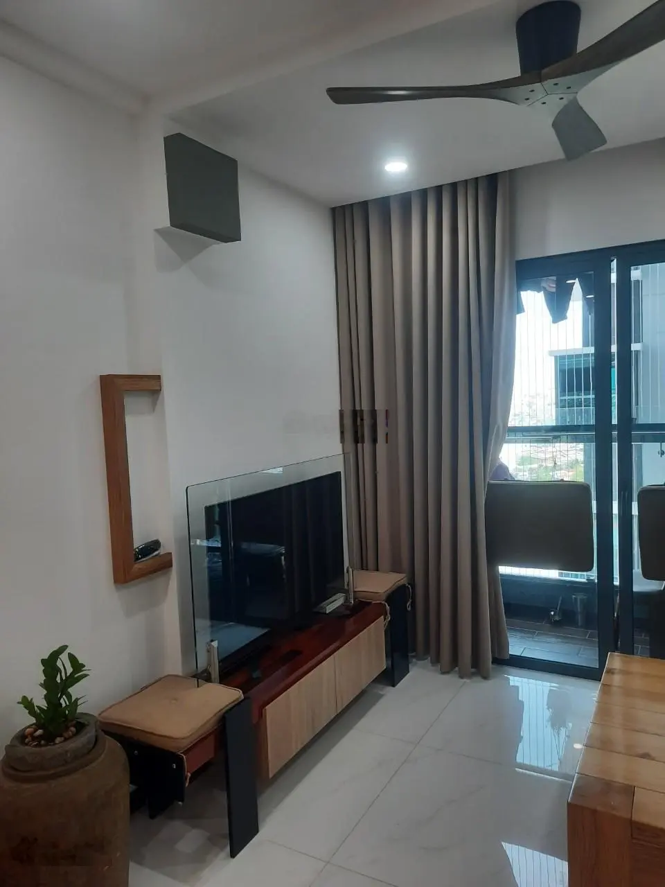 Bán căn hộ Res Green Tower, 2PN, 2WC, 65m2, có nội thất, có sổ hồng, giá: 3 tỷ 5