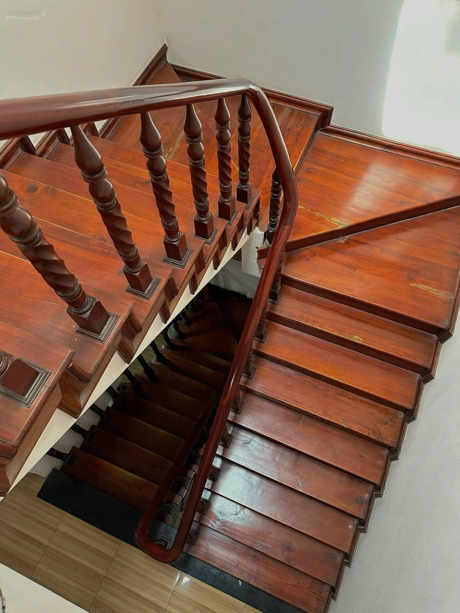 Bán nhà 4 tầng đường D1 khu Việt Sing giá cực rẻ