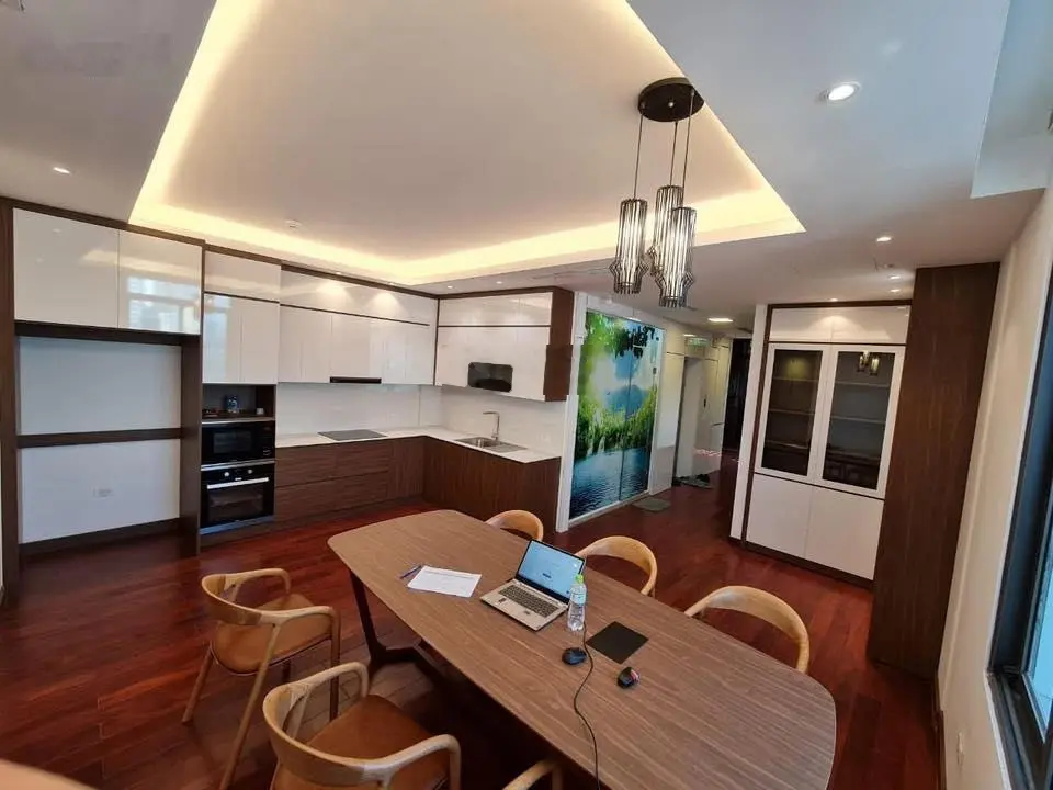 Bán nhà mặt phố 118 tỷ, 216m2, 9PN, 9WC, Thang Máy tại Hoàng Cầu, Đống Đa, Hà Nội, mặt tiền 10,5m,