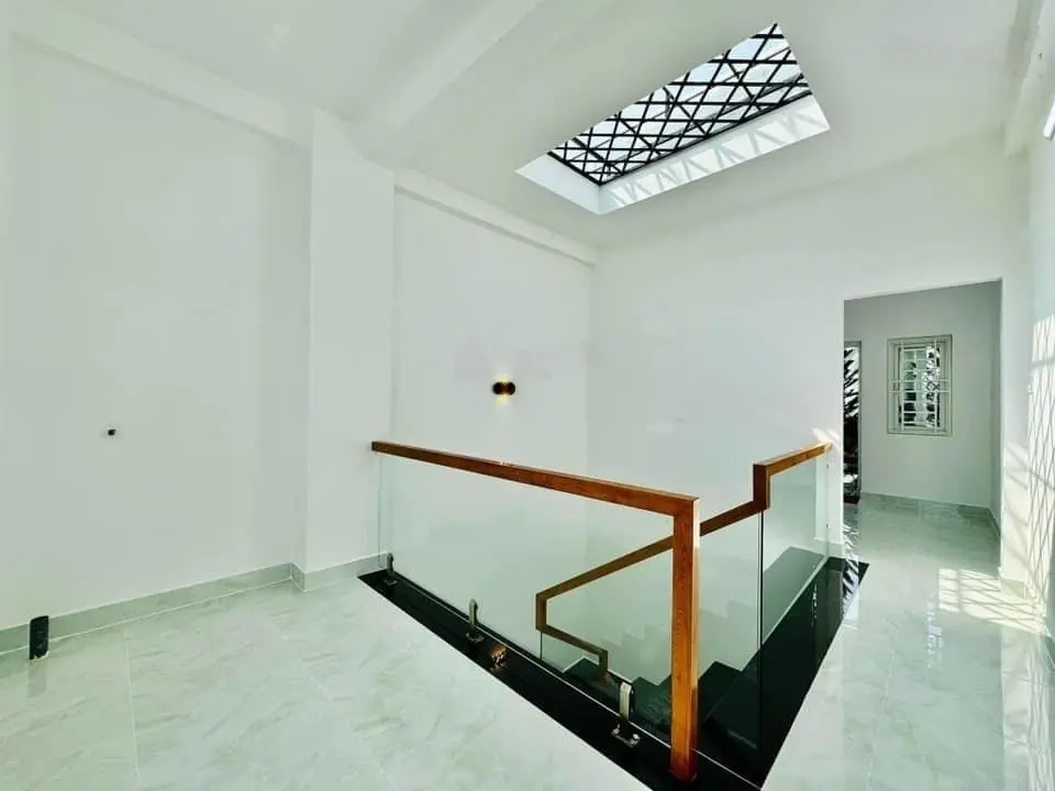 Khu Him Lam - Linh Chiểu, 4 tầng - 4.5x20m - 90M2 - chỉ 7 tỷ TL (giá cũ 9.5 tỷ) Xe hơi vi vu