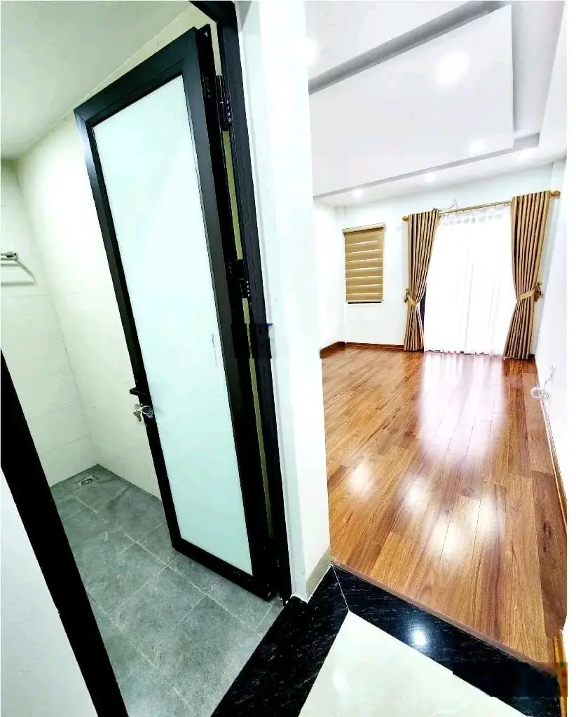 Bán nhà Cổ Linh Tư Đình DT 38m2 giá chào 6,5tỷ vị trí đắc địa, giao thông thuận tiện tứ phía
