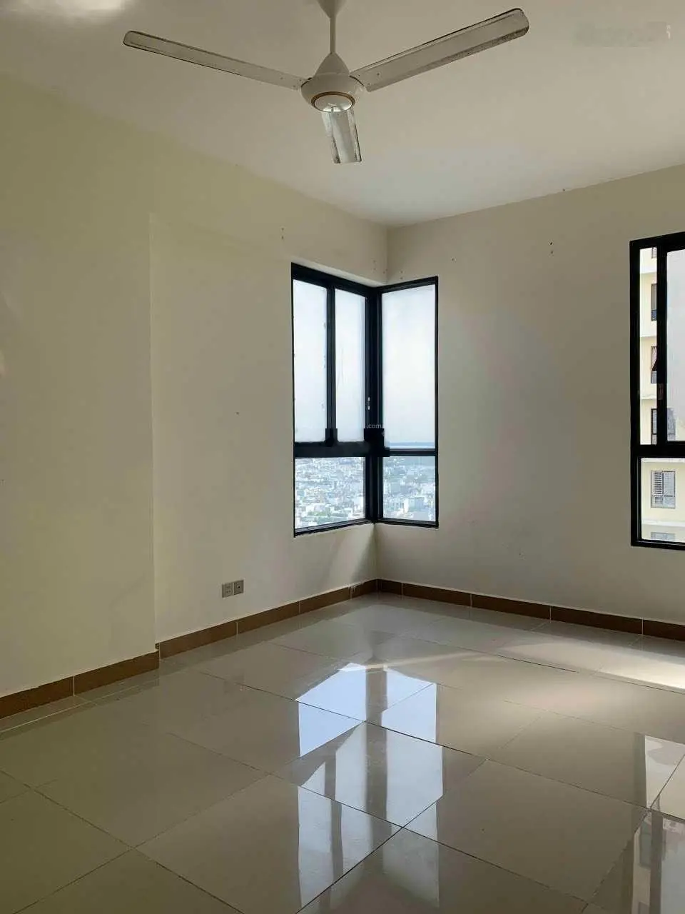 Bán 97m2 3PN2WC giá 1ty990 nhà trống giá cực rẻ tại Era Town Đức Khải gọi và alo e ngay 0869 902 ***