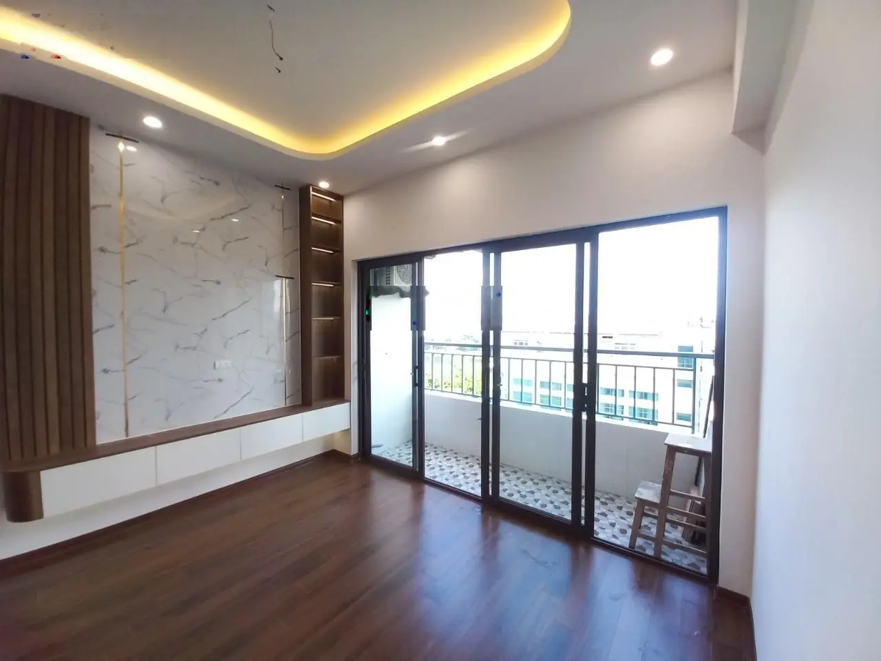 Bán căn hộ chung cư Nơ 1A Linh Đàm sổ đỏ 81m2 có 3 phòng ngủ, ban công view hồ