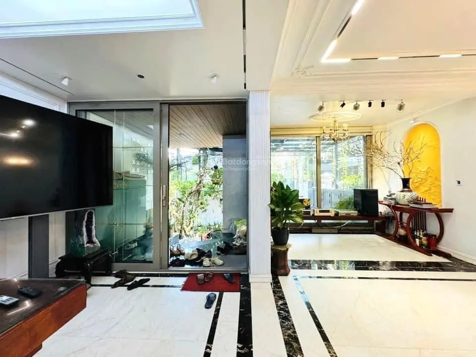 Nhà đẹp Nguyễn Phong Sắc , Cầu Giấy 68m2, 8 tầng, 2 mặt tiền siêu lớn , gara 7 chỗ, nhỉnh 21 tỷ