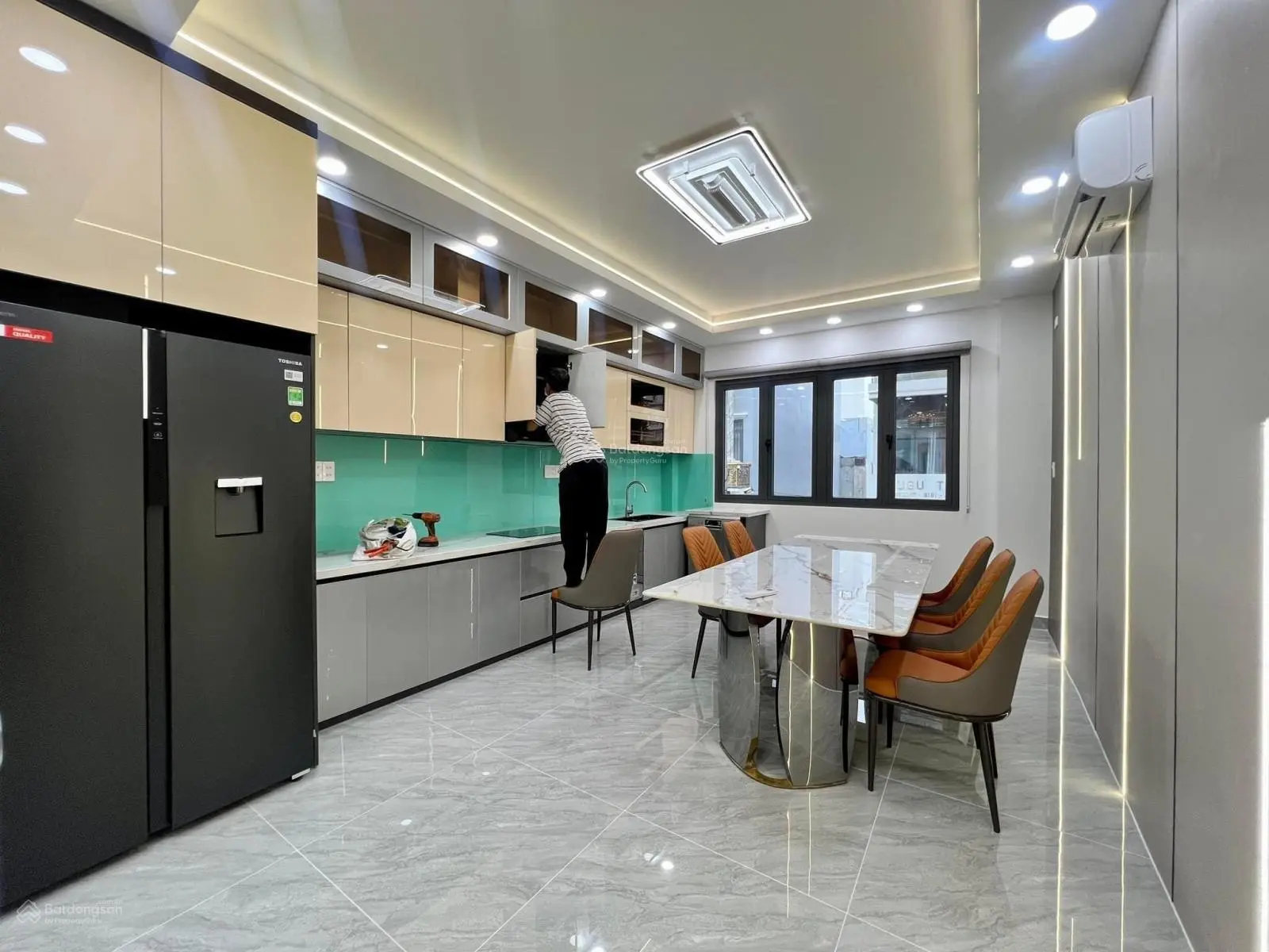 Nhà xây mới hxh 12m điện nước âm 4tầng 4pn 5wc 4x14m Thới An Q12 cách 500m tới Gò Vấp