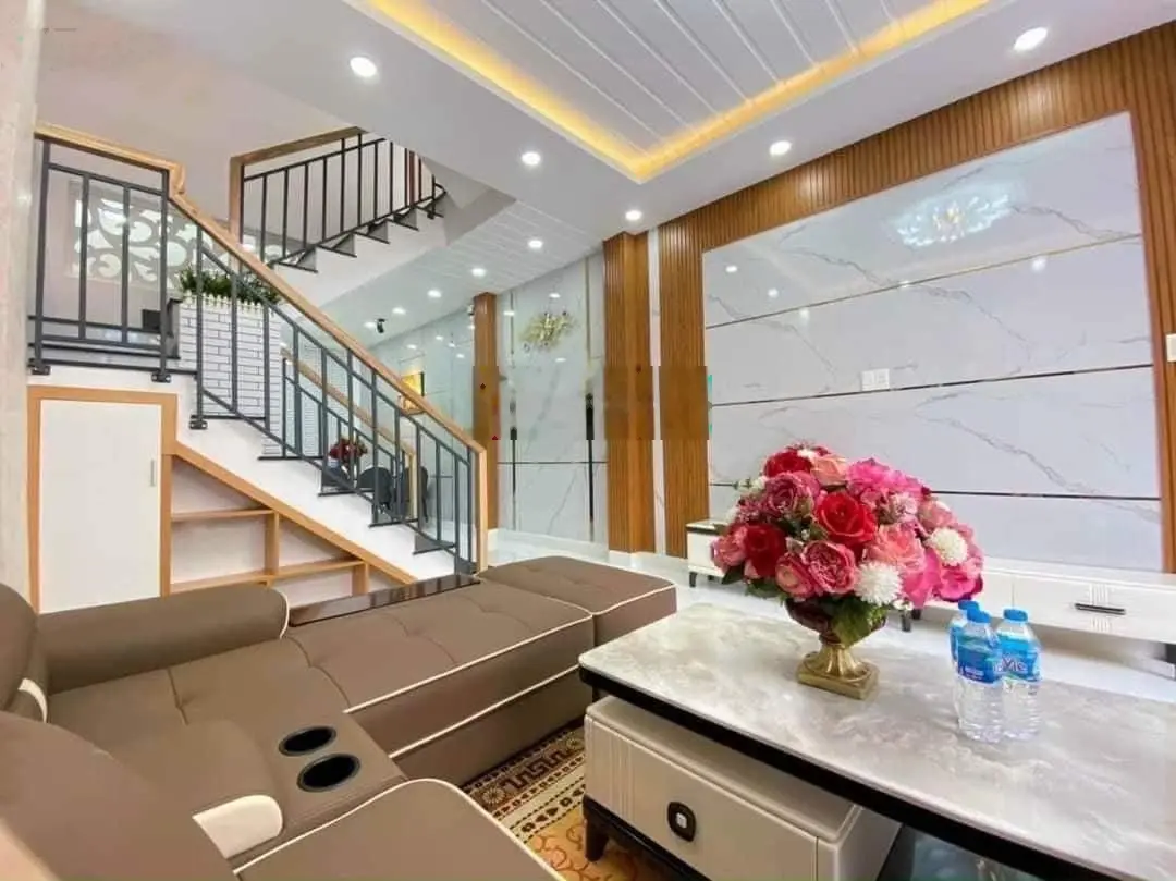 Cần tiền bán gấp nhà Nguyễn Văn Đậu, Bình Thạnh, 44m2. Gần trường học, chợ. 0902 323 *** - Tâm