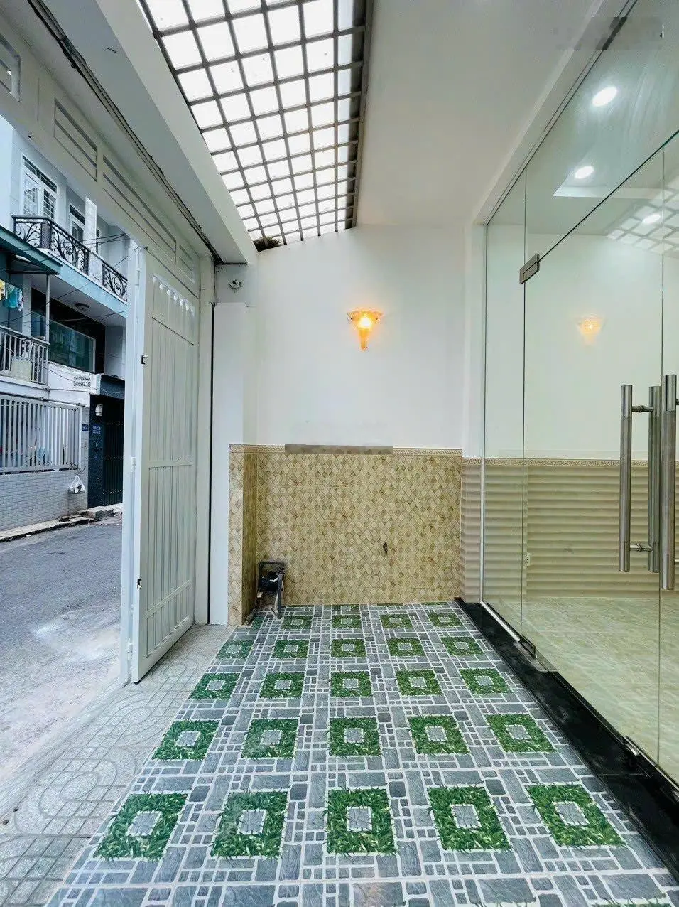 Bán nhà Nguyễn Hồng Đào - P14 - Tân Bình. DT 65,2m2 đang cho thuê 21 triệu. Gần UBND quận