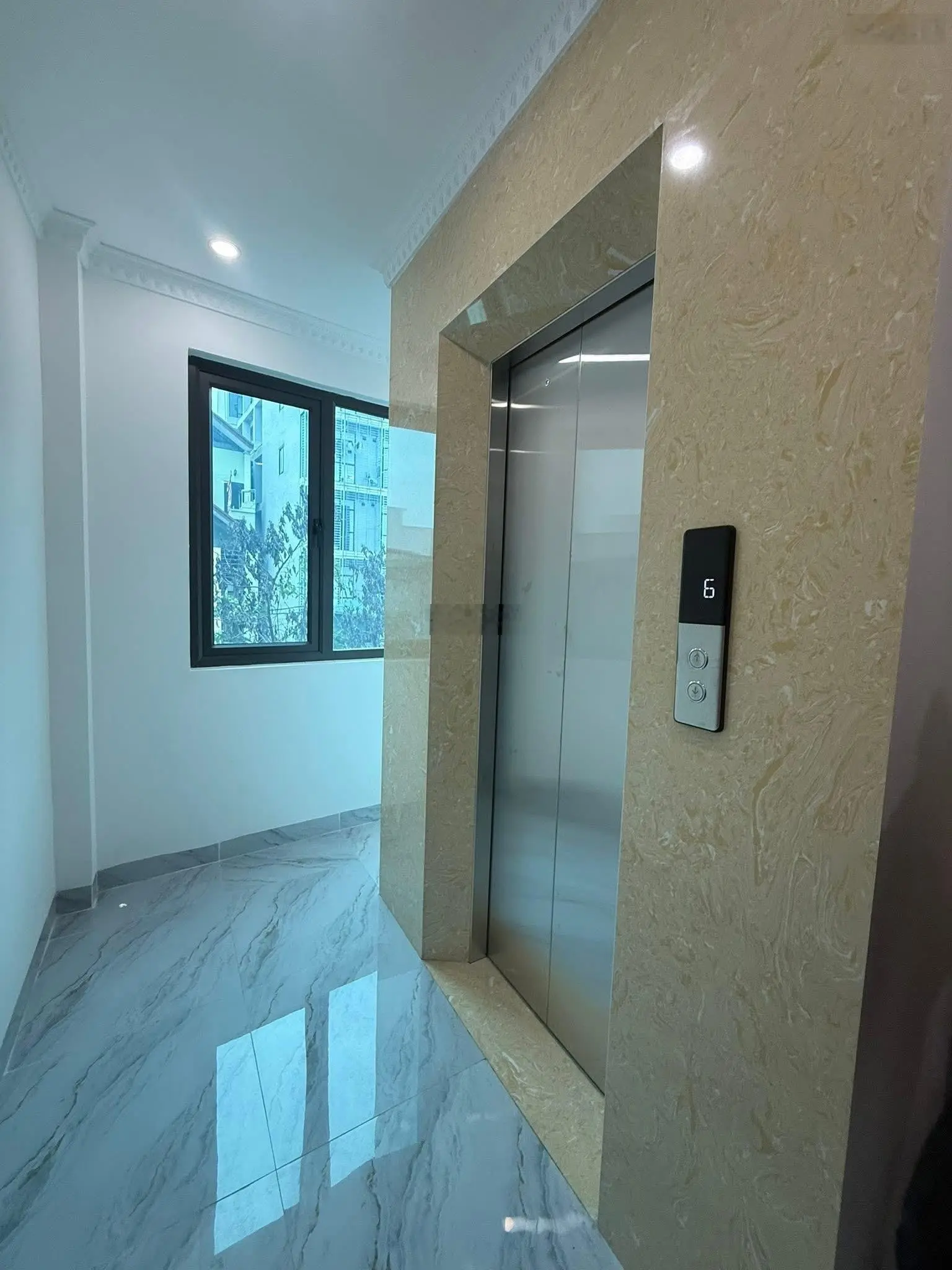 Chính chủ bán nhà ngõ 228 Tam Trinh Hoàng Mai - thang máy full nội thất ở ngay nhỉnh 9tỷ - gần oto