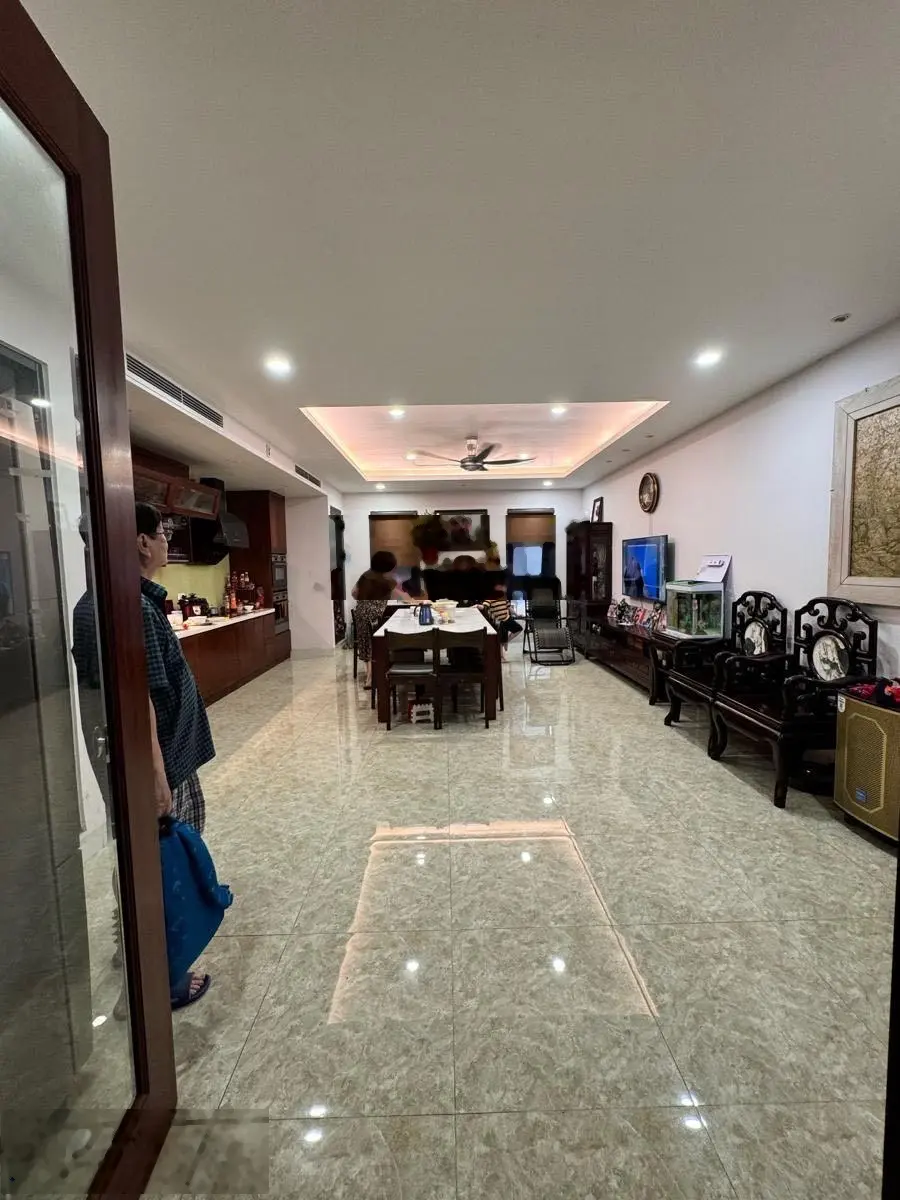 Chính chủ! Bán nhà 7 tầng Hào Nam, thang máy, 1 nhà ra mặt phố, MT 6m, có thiết kế, 62m2, 19.3 tỷ
