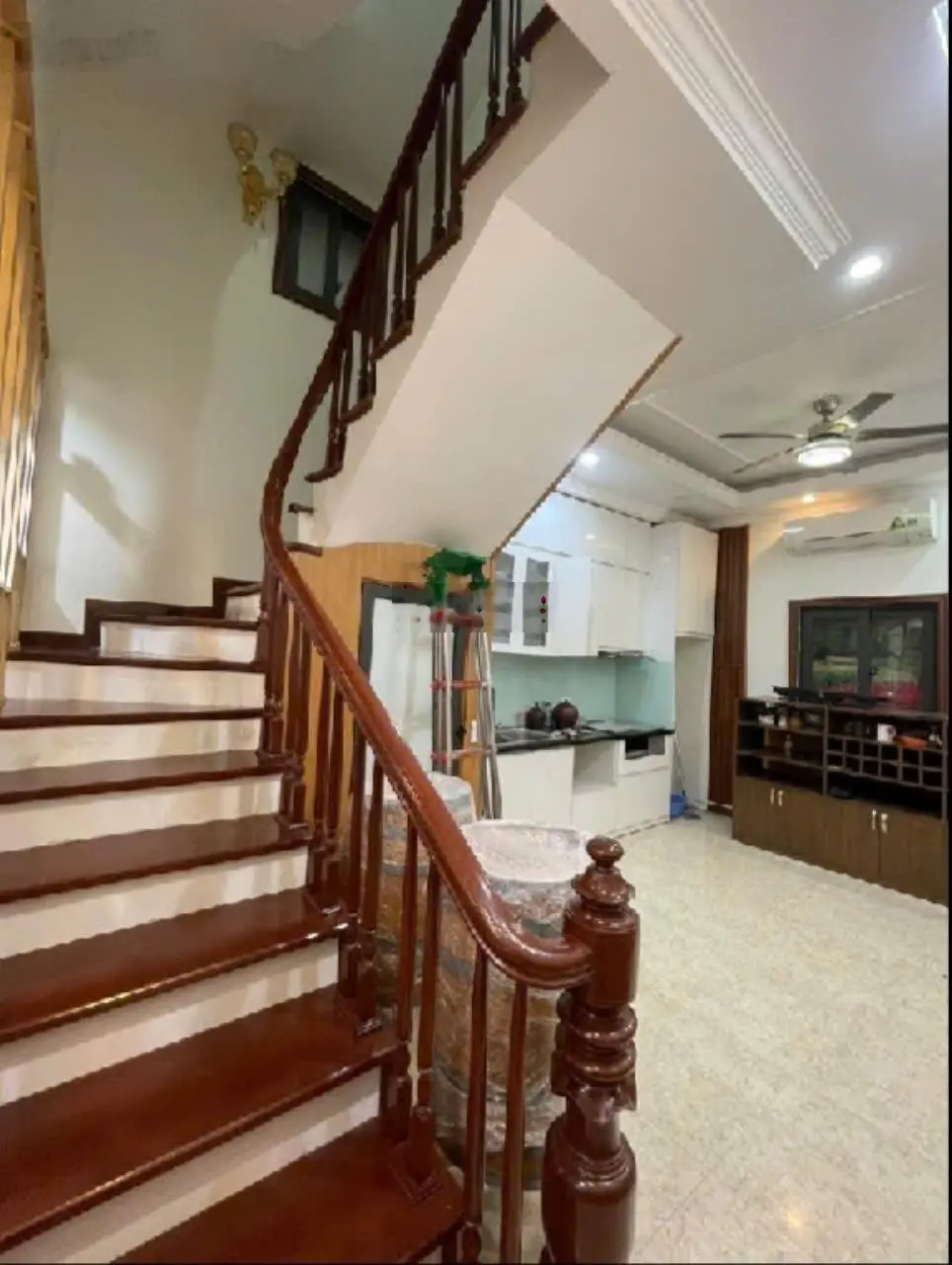 Bán nhà hiếm phố hàm nghi_ mỹ đình_ đường rộng ô tô vào nhà _thông tứ phía _dt : 40m _ 11 tỷ