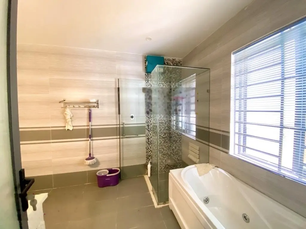 Nhà Đẹp Thông Số Hoa Hậu 92m² 4 Tầng Trung Tâm Tăng Nhơn Phú B Sát Cao Đẳng Công Thương