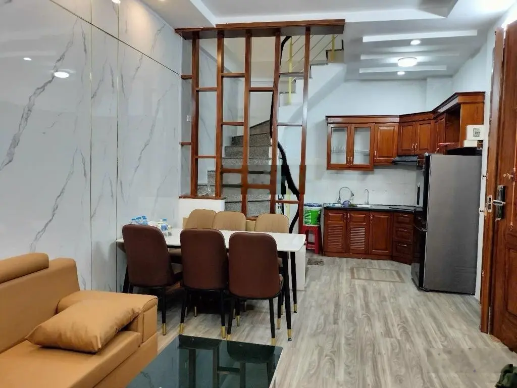 Chỉ 6,7 tỷ nhà 5 tầng siêu đẹp lõi bồ đề ô tô đỗ cửa full nội thất gần cầu chương dương
