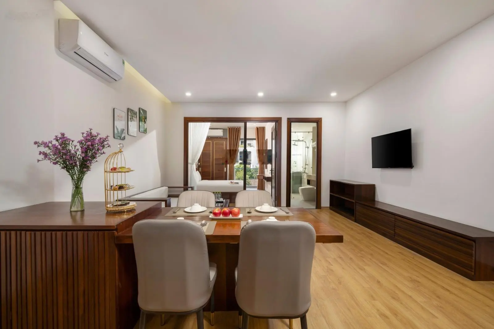 Chuyển nhượng: Tòa nhà căn hộ 10 tầng - doanh thu 600 triệu/tháng, gần bãi tắm Mỹ Khê, Khu Phố Hàn
