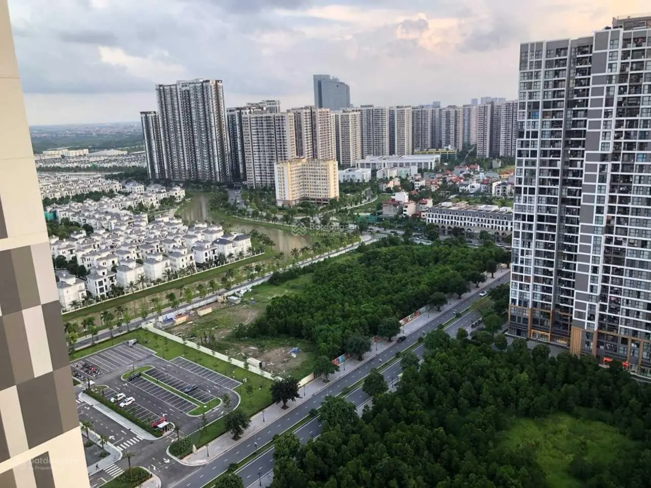 Bán căn 1PN nguyên bản, tầng đẹp, ban công hướng mát giá 2.33 tỷ tại Pavilion, Vinhomes Ocean Park