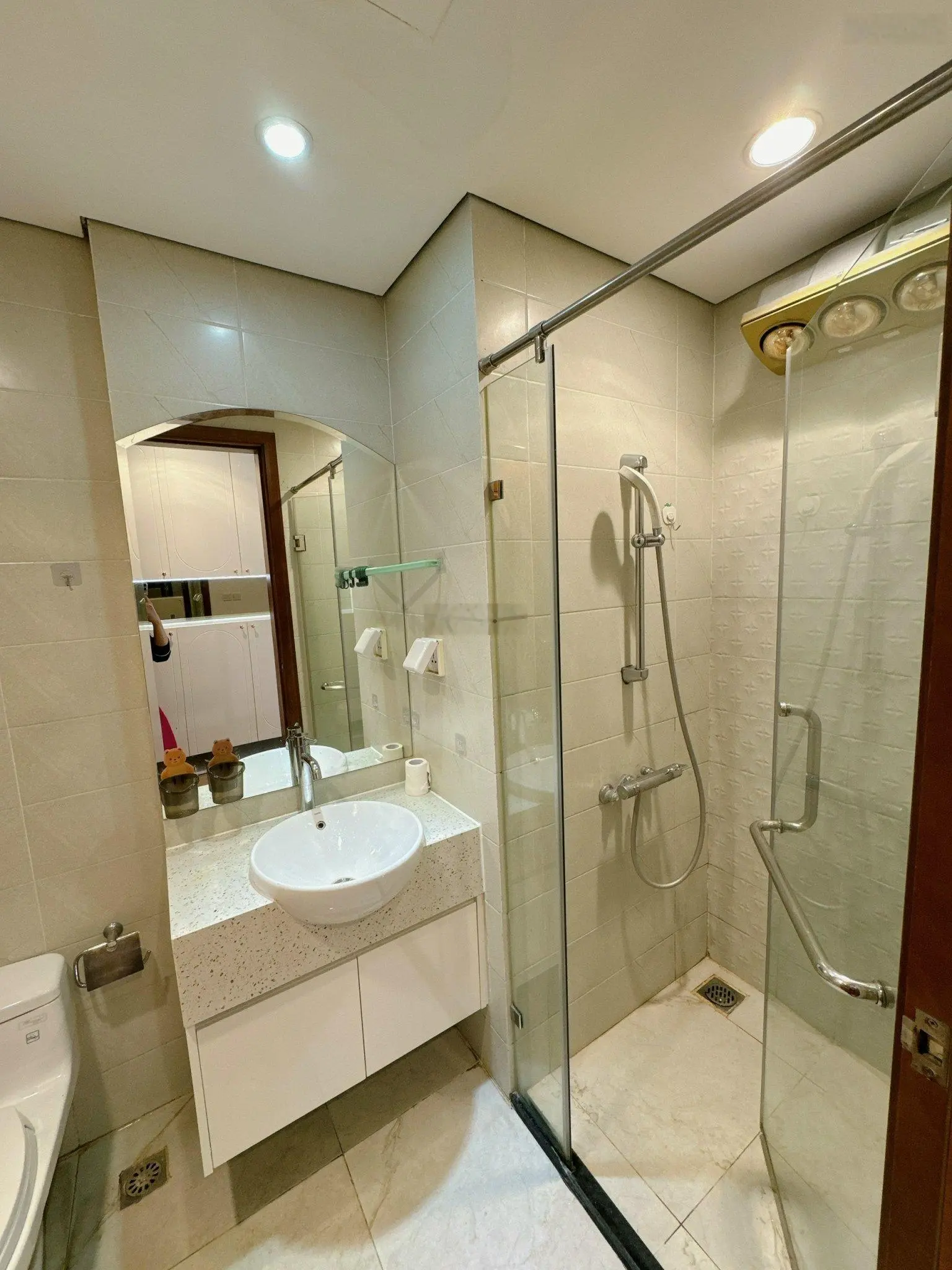 NHÀ ĐẸP NHƯ HÌNH 100%! Căn hộ 2 ngủ 73m2 FULL ĐỒ ĐẸP-SẴN SỔ tầng trung giá 6.7 tỷ tại Times City