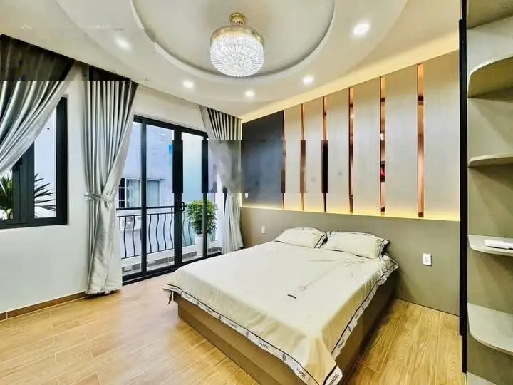 Bán ngộp nhà Hồ Thị Kỷ, P1, Q10, DT 65,7m2, giá 2 tỷ 410tr, HĐT 20tr/ tháng. sổ hồng riêng.