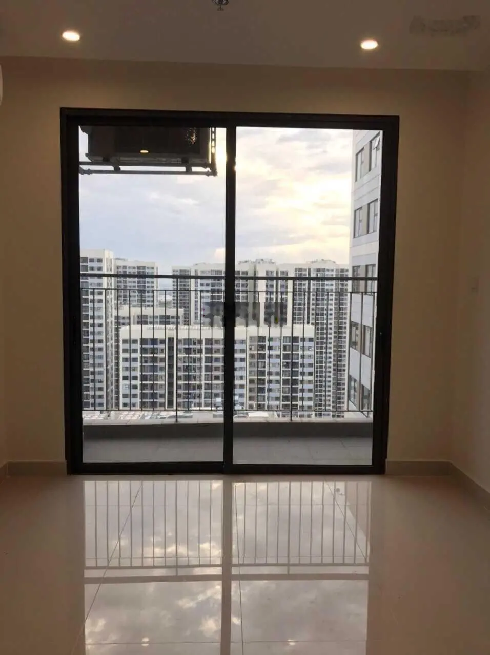 Chỉ 1tỷ9 sở hữu căn hộ 1PN + Vinhomes chuyển nhượng Rainbow