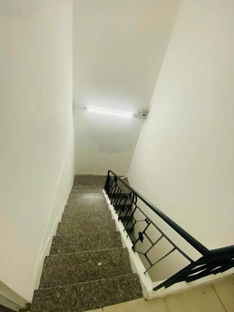 Nhà 3 tầng kiên cố 104m2 mặt tiền 5m4 phố kinh đô thời trang lê duẩn - mở mắt ra là có tiền