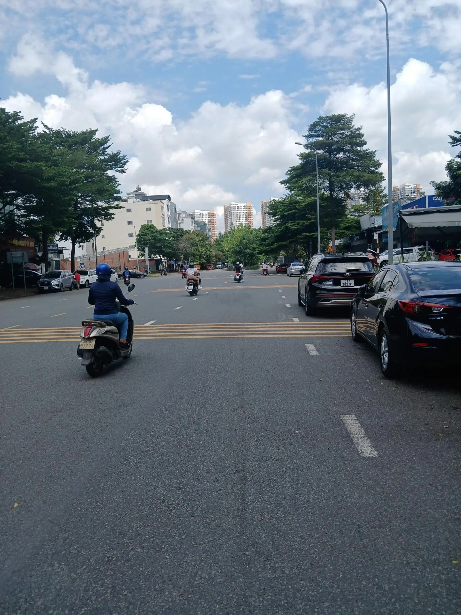 Đất DA Huy Hoàng MT đường Trương Văn Bang 40m đối diện UBTP Thủ Đức, QH 7 tầng, DT 16x20m, sổ hồng