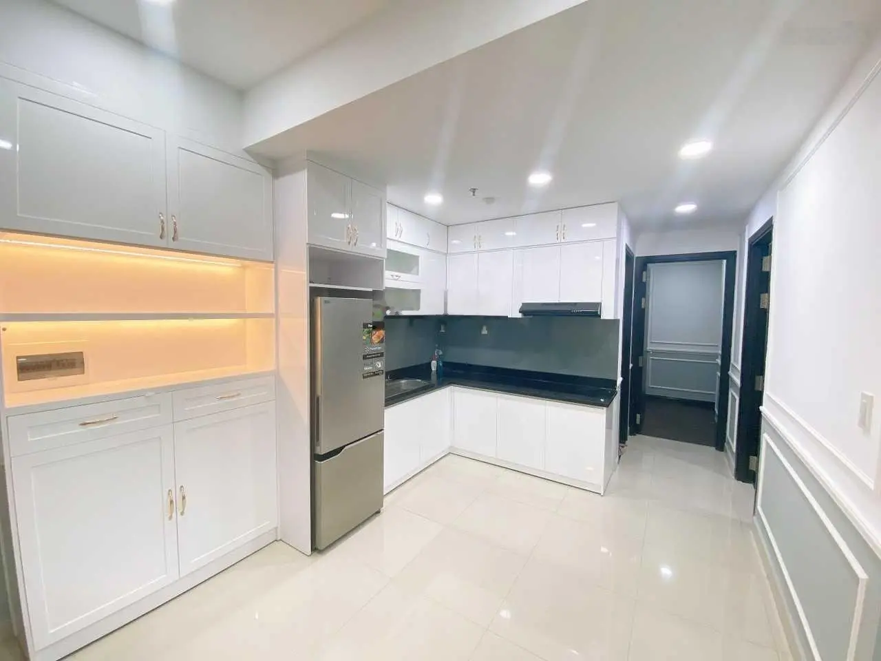 Bán Officetel Sky Center Phổ Quang Giá chỉ 1tỷ900, giá bán nhanh rẻ nhất thị trường,LH: 0903 318 ***