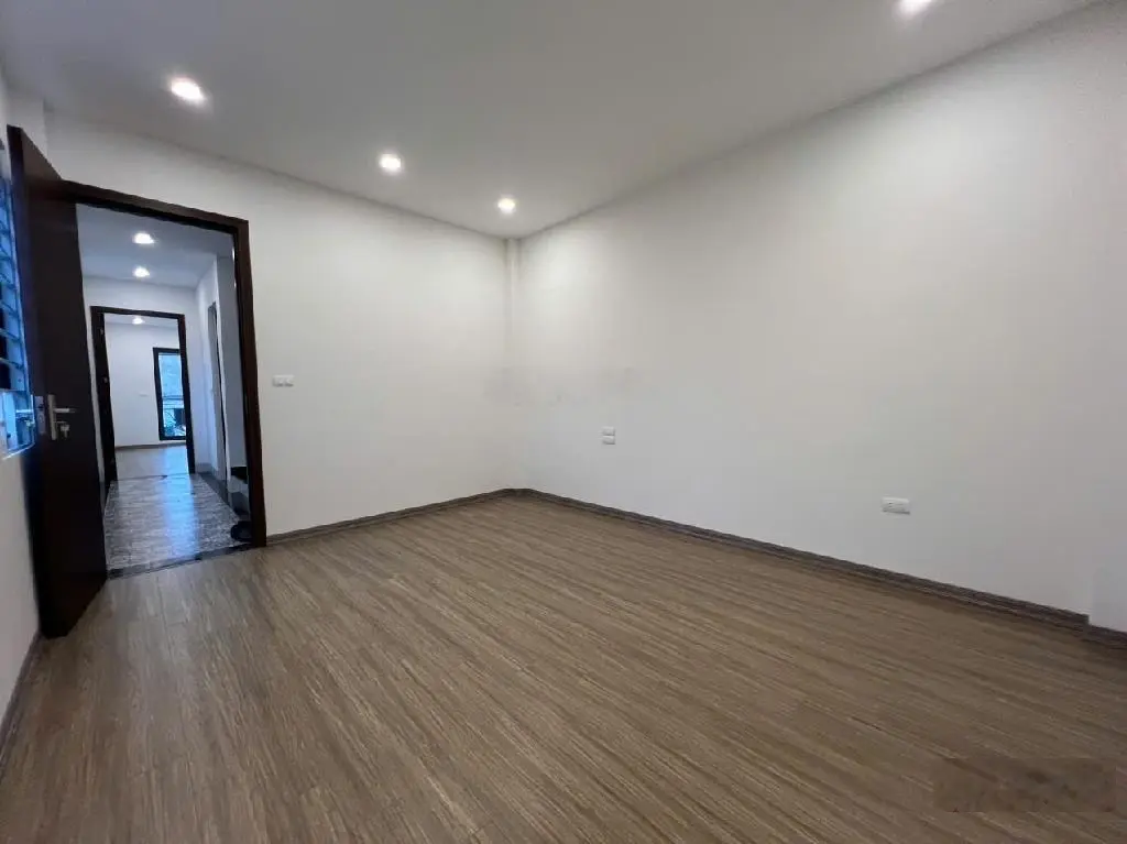Bán nhà đẹp phố trạm long biên hà nội 80m2