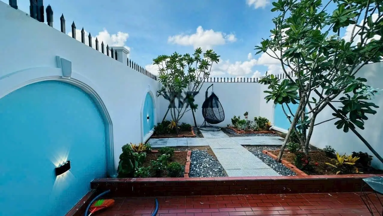 BIỆT THỰ SÂN VƯỜN 222M2 CÁCH CHỢ BÌNH CHÁNH 5KM