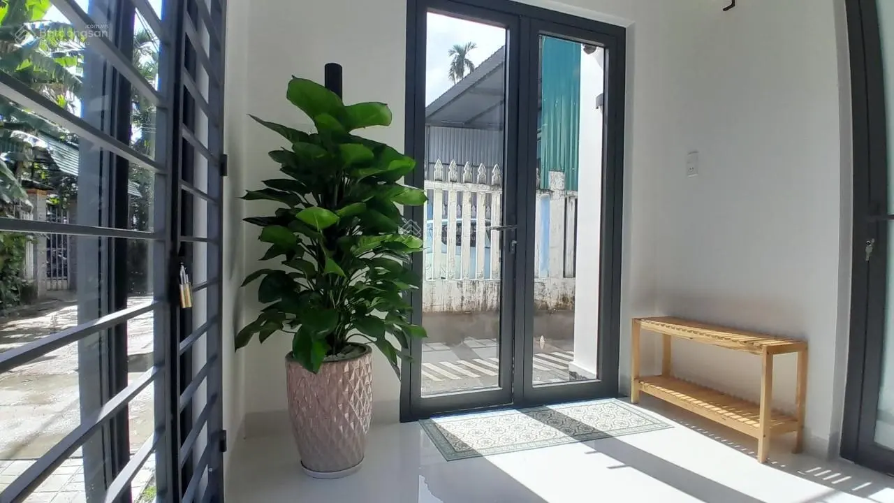 Bán nhà riêng tại đường hoàng hoa thám trung tâm tp quảng ngãi, giá 990 triệu vnd, đường oto.