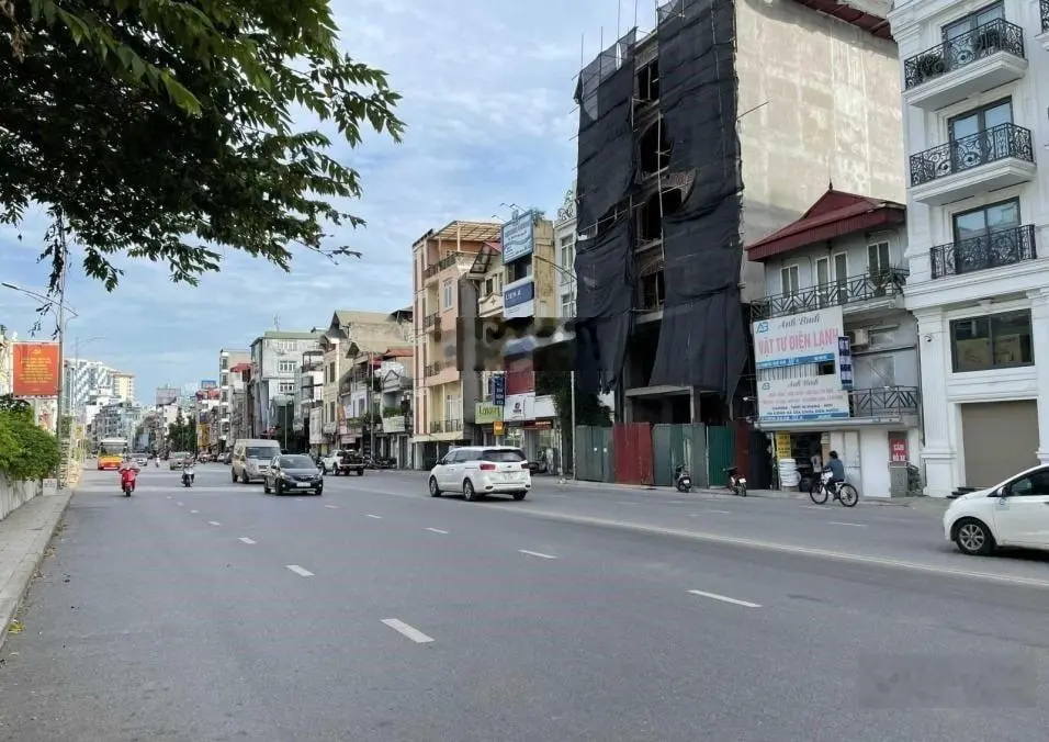 Nhà đẹp - ngõ ô tô - gần hồ tây - nghi tàm . dt 33m chỉ hơn 6 tỷ có ngay nhà 5tầng ngõ p