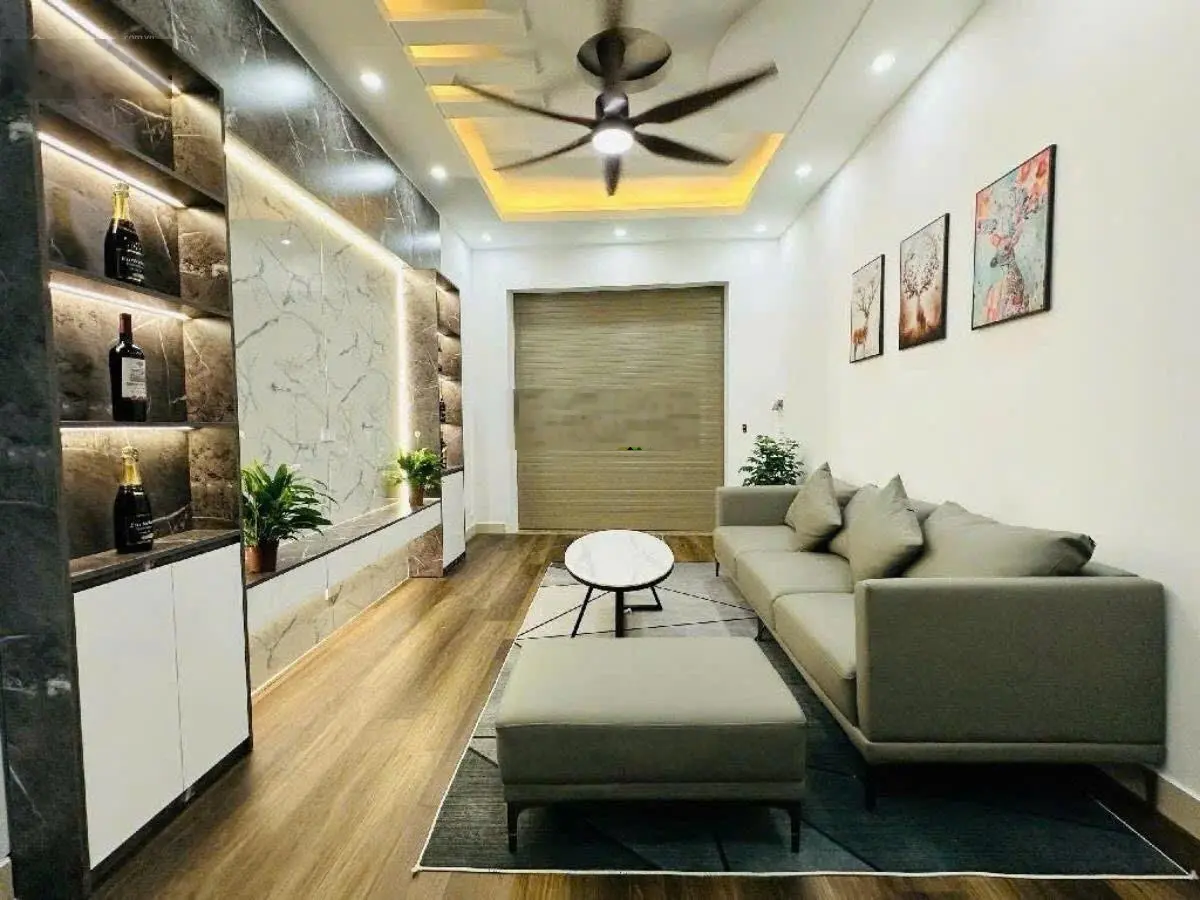 Em cần bán căn nhà 30m2 xây 5 tầng cạnh Time City, toạ lạc tại đường Minh Khai - Hai Bà Trưng