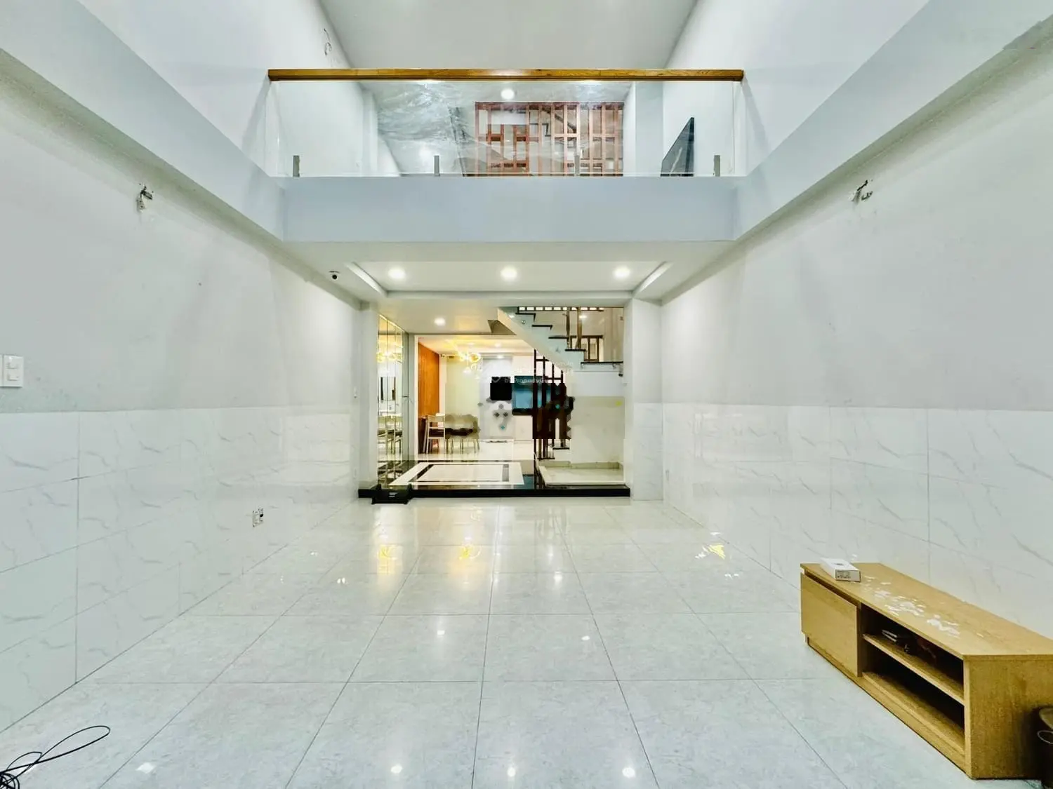 Kẹt tiền bán gấp nhà Trần Quang Diệu Q3. DT 71,76m2/4tỷ280 gần chợ Nguyễn Văn Trỗi cho thuê 36 tr