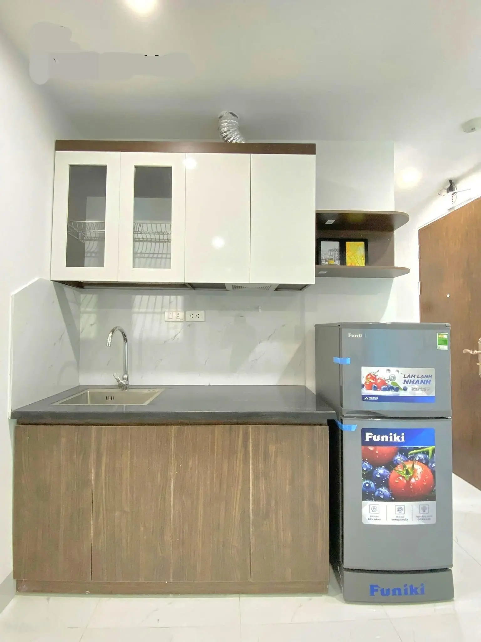 Bán nhà mặt phố Lạc Long Quân, siêu đẹp, siêu hiếm, 51m, 7 tầng, có Thang máy, kinh doanh đỉnh