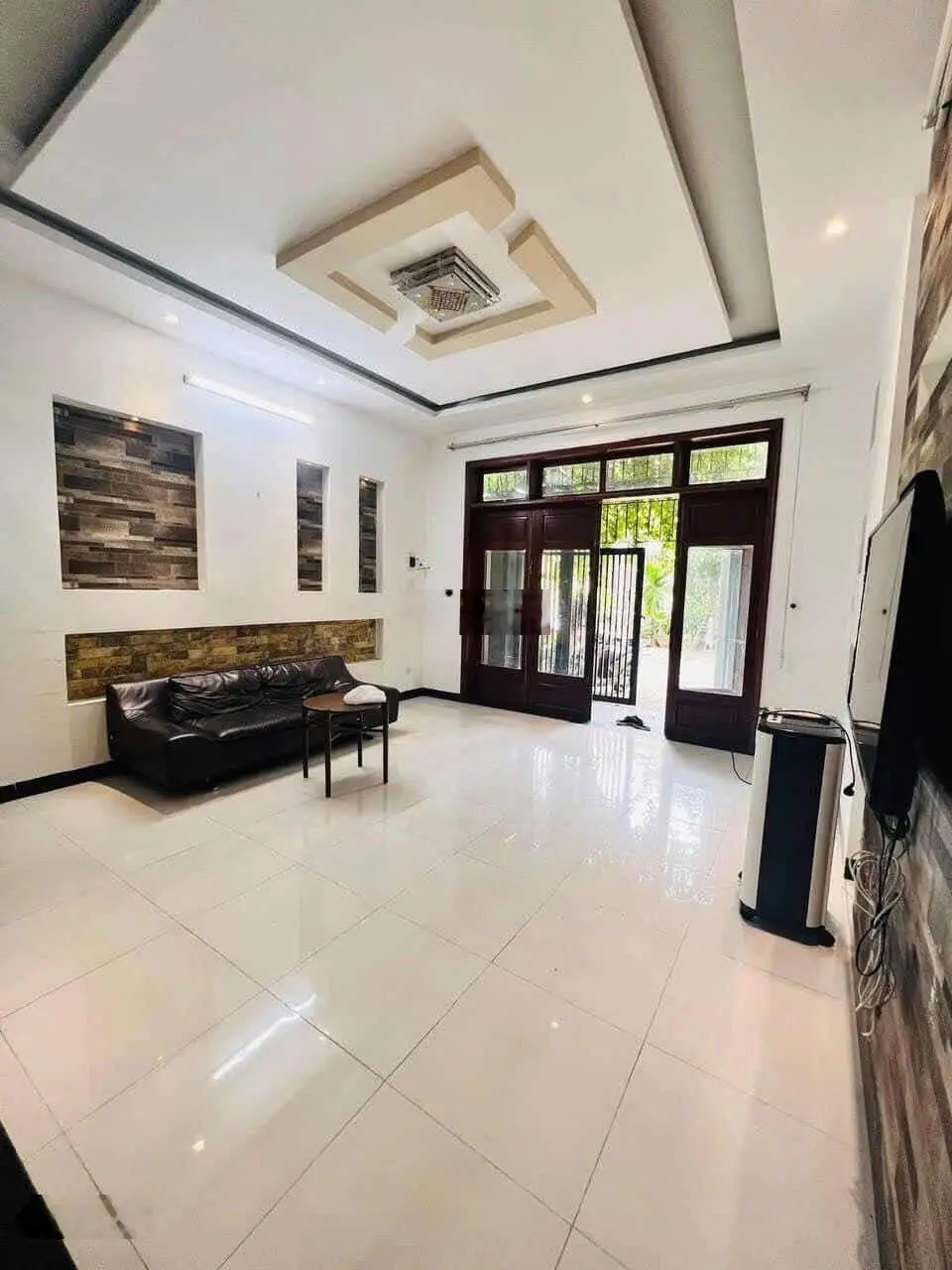Bán nhà MT đường Hoàng Thúc Trâm- Hoà Cường Bắc