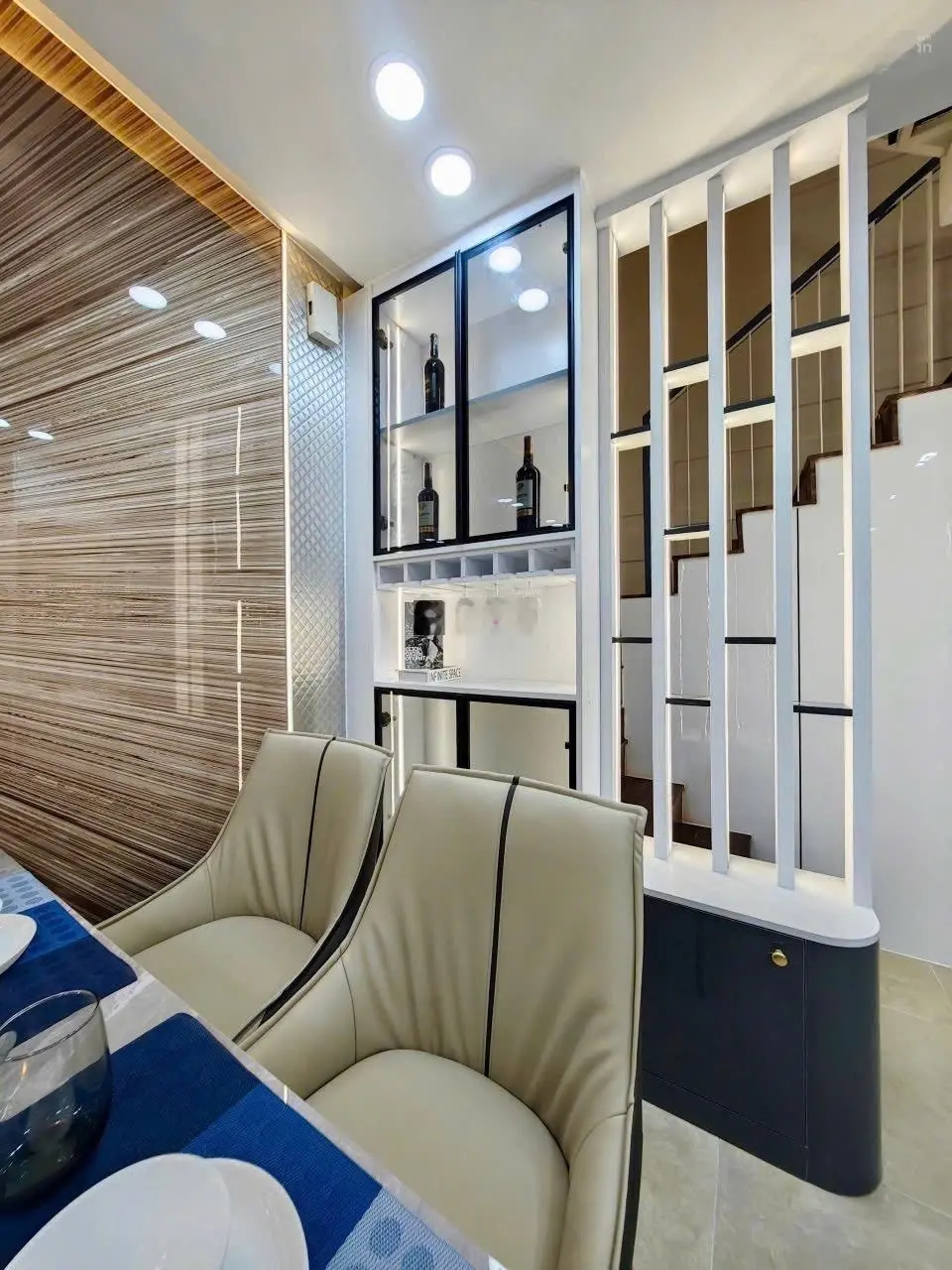 Bán nhà 3 tầng Phan Xích Long, kết cấu đep, hẻm thông giá 6,95 tỷ