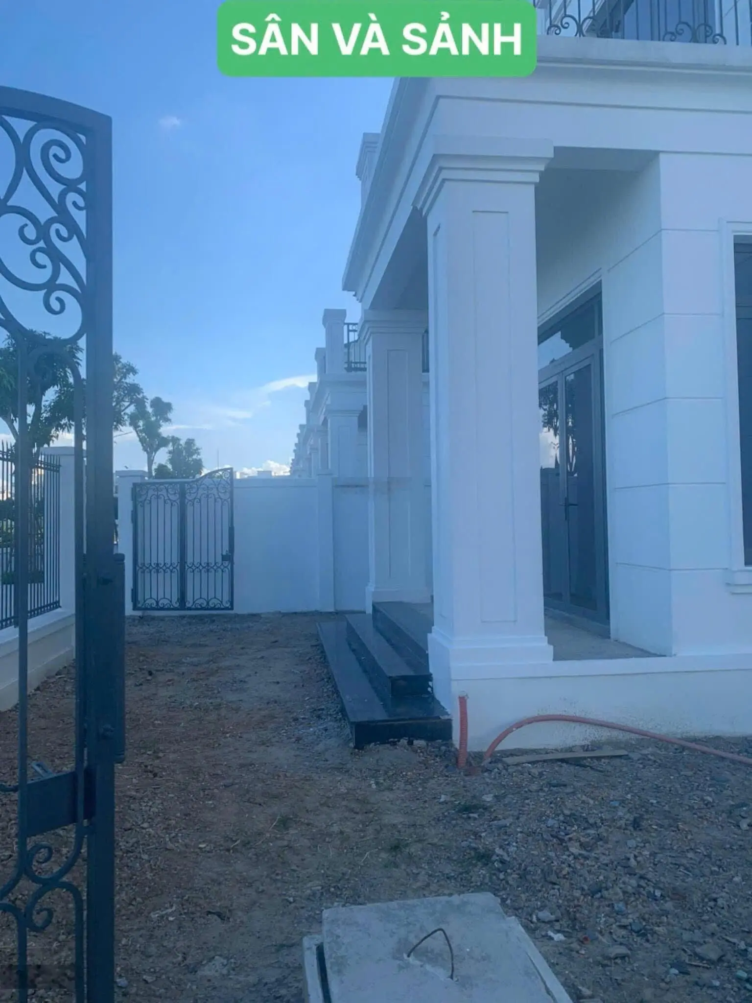 Bán biệt thự hướng Đông Nam duy nhất, diện tích 212.6m2, 3 tầng 367m2 sàn gần Sông Mã, đường 28m